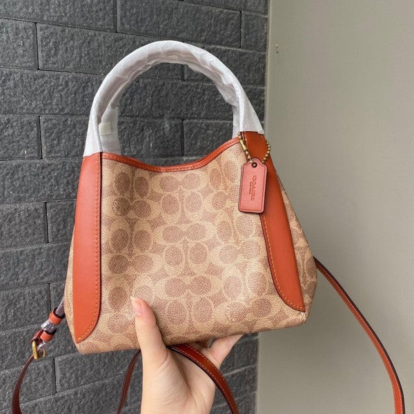 Coacch hobo hadley medium size handbag with og box