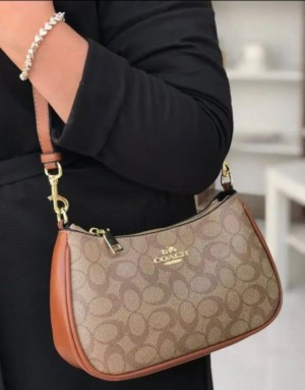 Coach teri shoulder bag in signature canvas bag with box