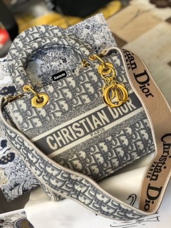 Chriistian DIIOR LADY BAG WITH BRAND BOX