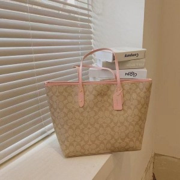coaach Hutton tote bag withbox