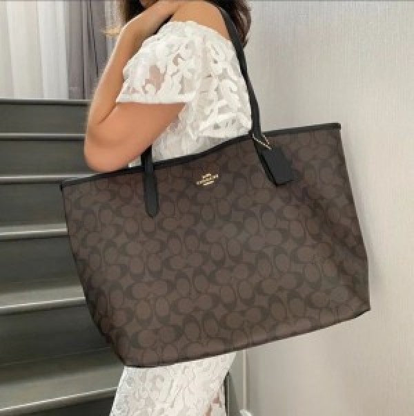Coach city tote bag with og box