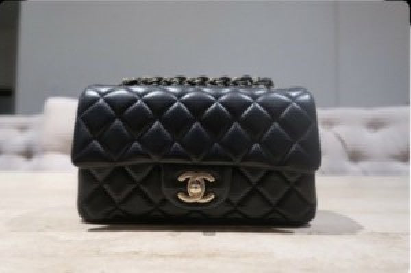 Channel Paris jumbo sling bag premium quality with box