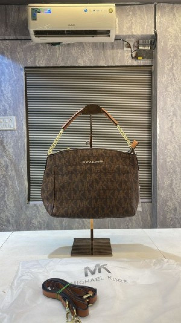Michael korrs boston handbag sling bag