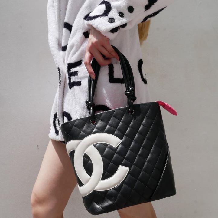 Chanel hand bag premium quality with Dust bag