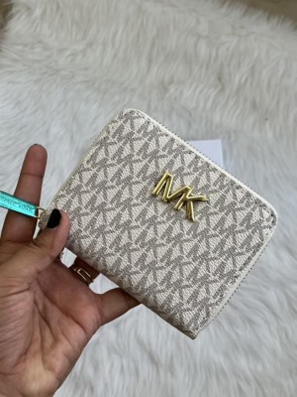 Michael Kors Mini Wallet With Box