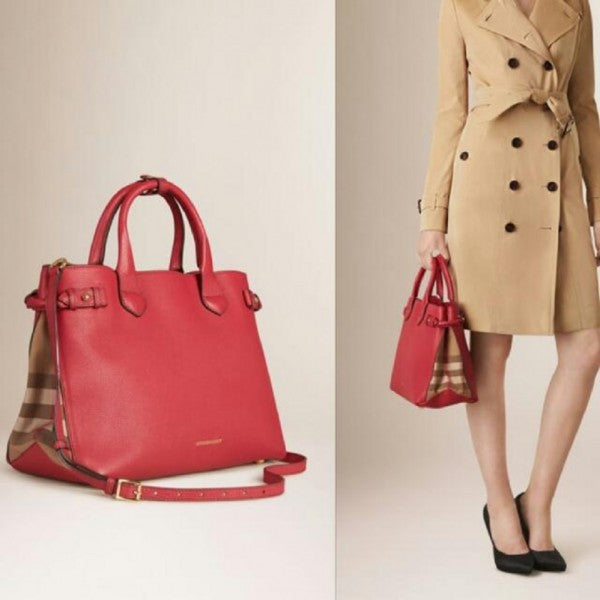 Burberry banner purse