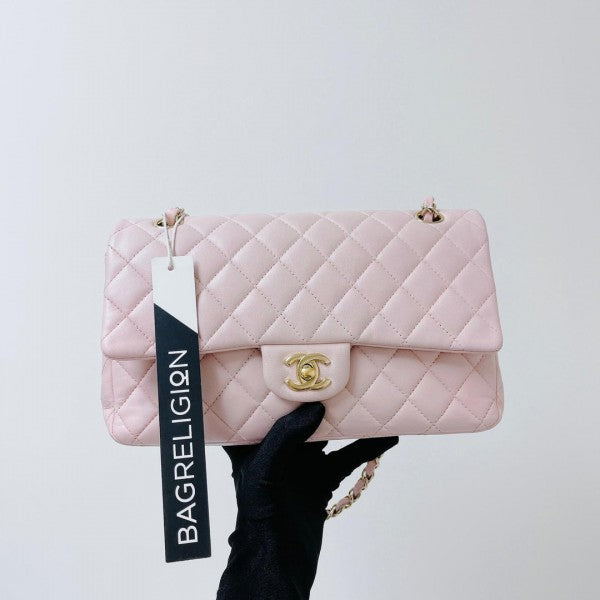 Channel Paris jumbo sling bag premium quality with box