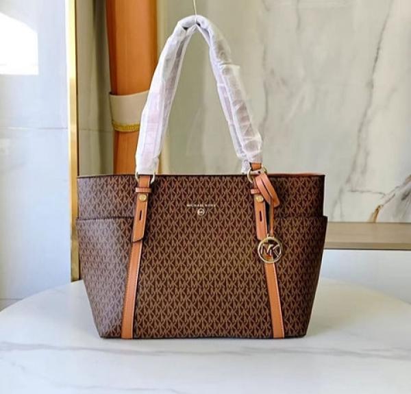 Michael Kors Sullivan Large Zipper Tote
