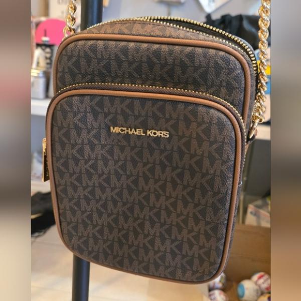 Michael kors crossbody bag with box premium quality