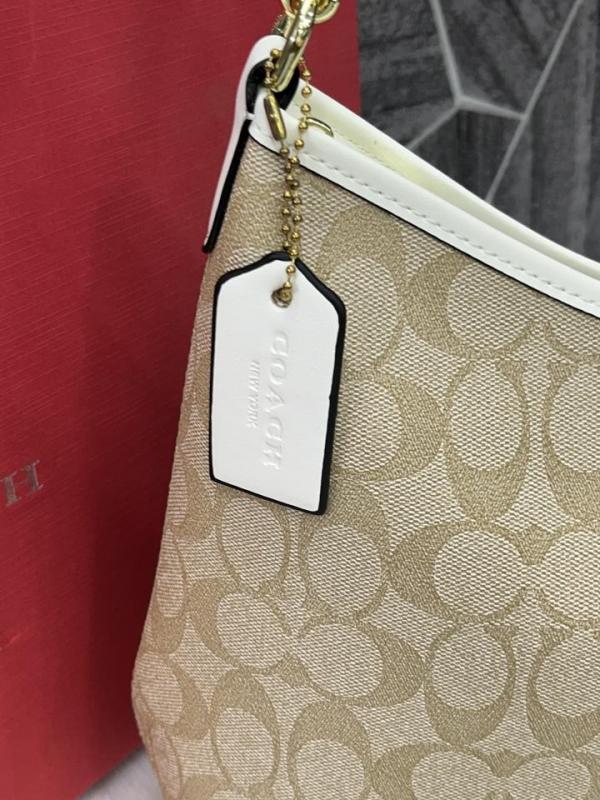 Coach shoulder hobo bag with og box