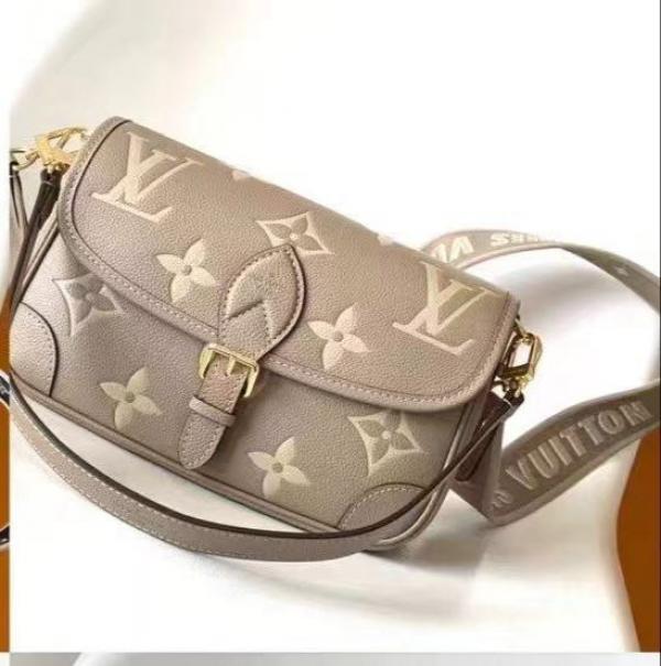 Louiis Vuitton Diane PM Sling Bag With Orignal Box