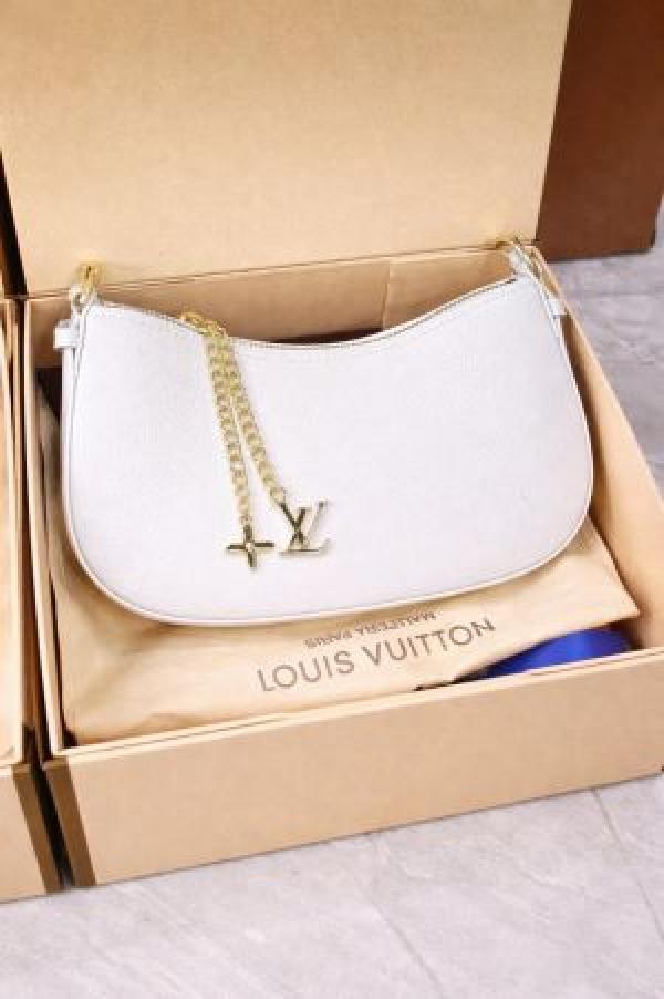 Louiis Vuitton pochette bloom with box