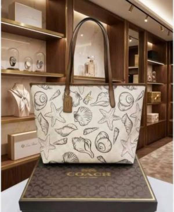 Coacch city Hutton tote bag with box and premium quality