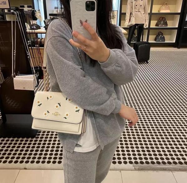 Coacch Klare flower Crossbody In Signature Bag With OG Box & Dust Bag