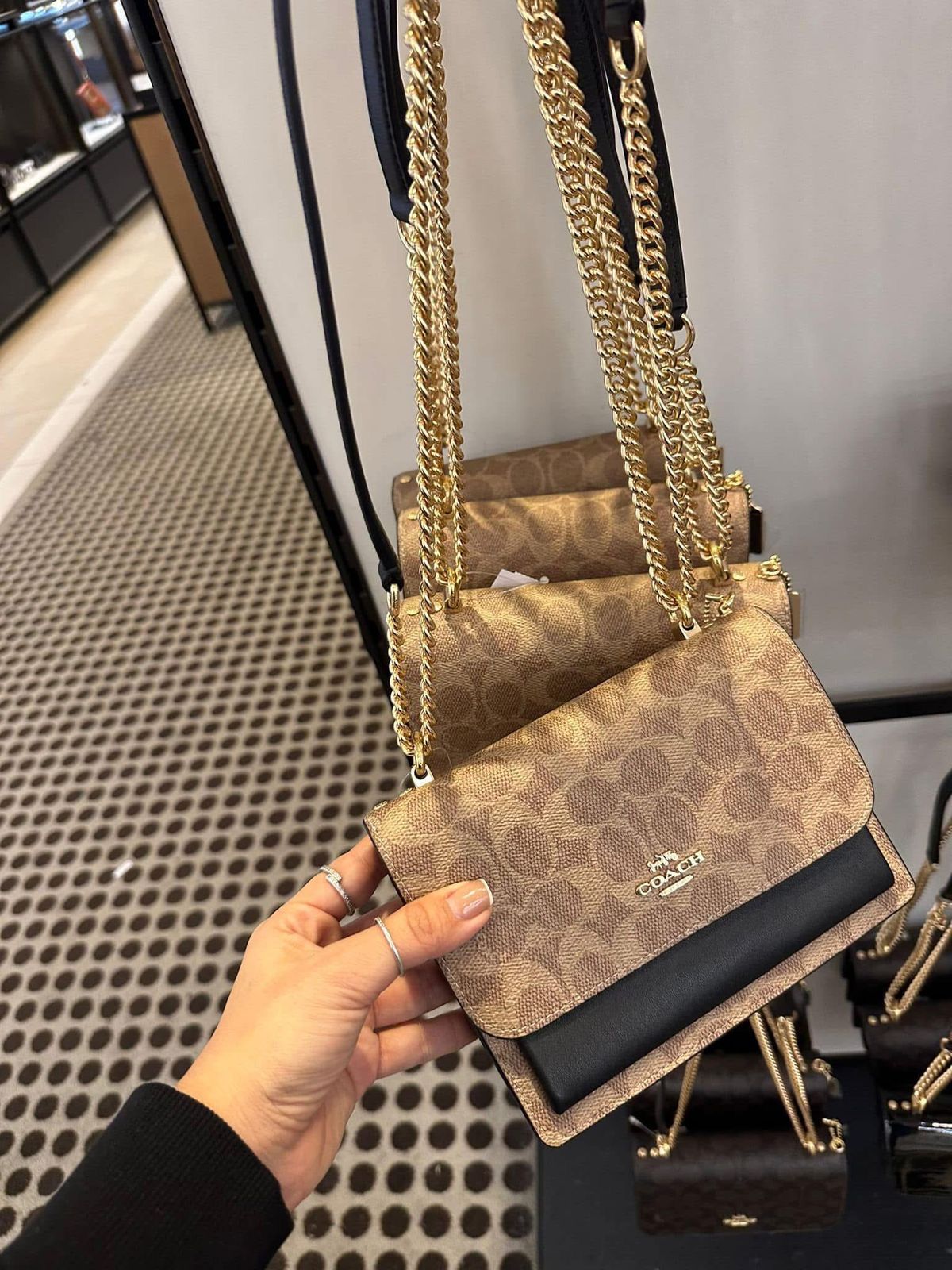 Coacch Klare flower Crossbody In Signature Bag With OG Box & Dust Bag