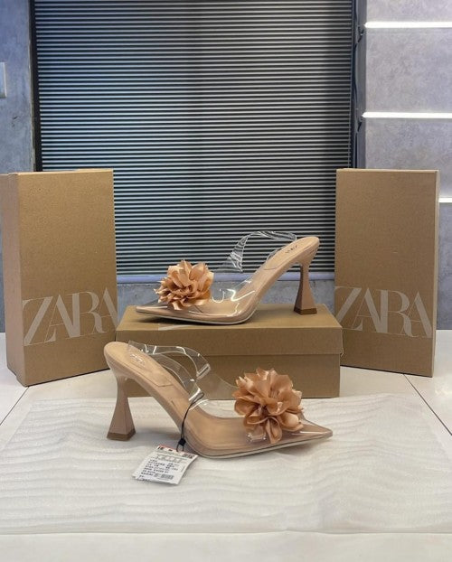 Zara hills sandal with brand box