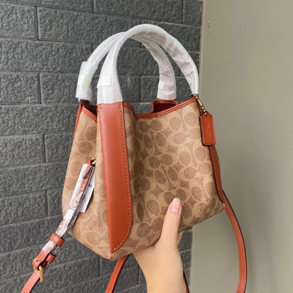 Coacch hobo hadley medium size handbag with og box