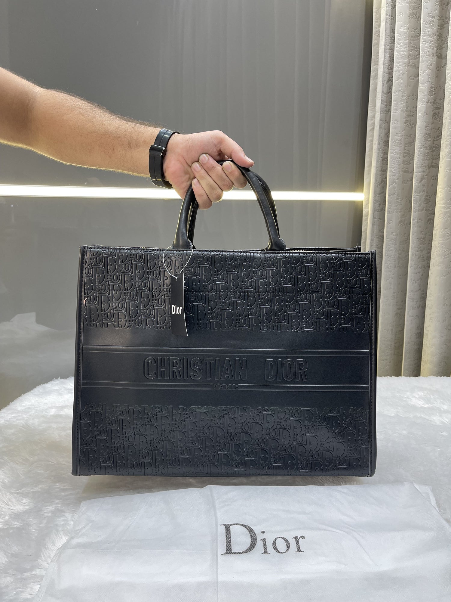 Dior tote bag premium quality with zipper(dust cover)