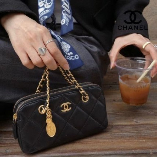 Chanell Retro Shopping Zipped Phone Holder bag with box and premium quality