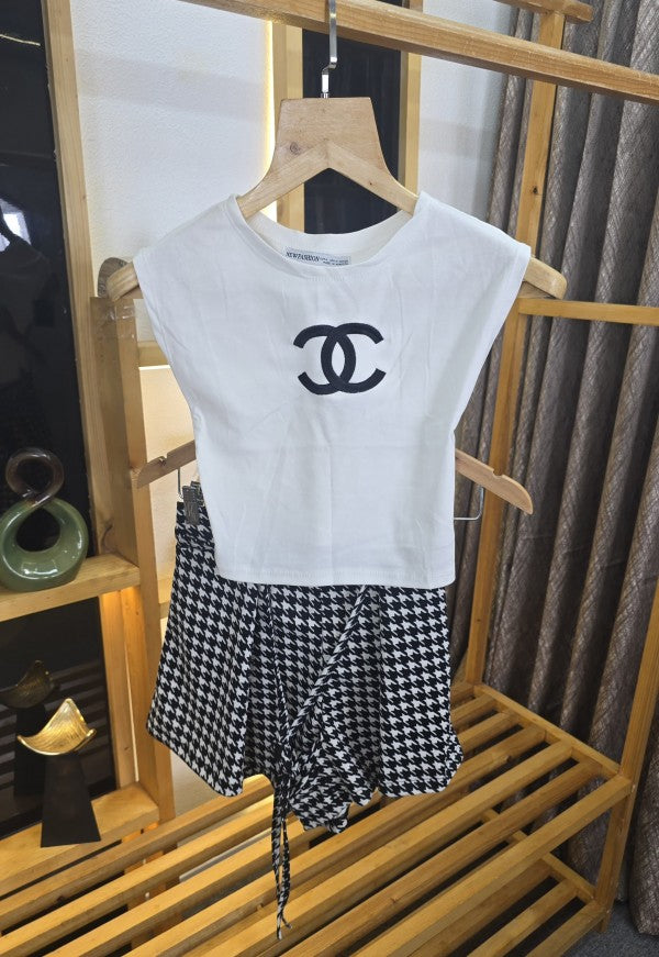 CHANEL T SHIRTS SHORTS