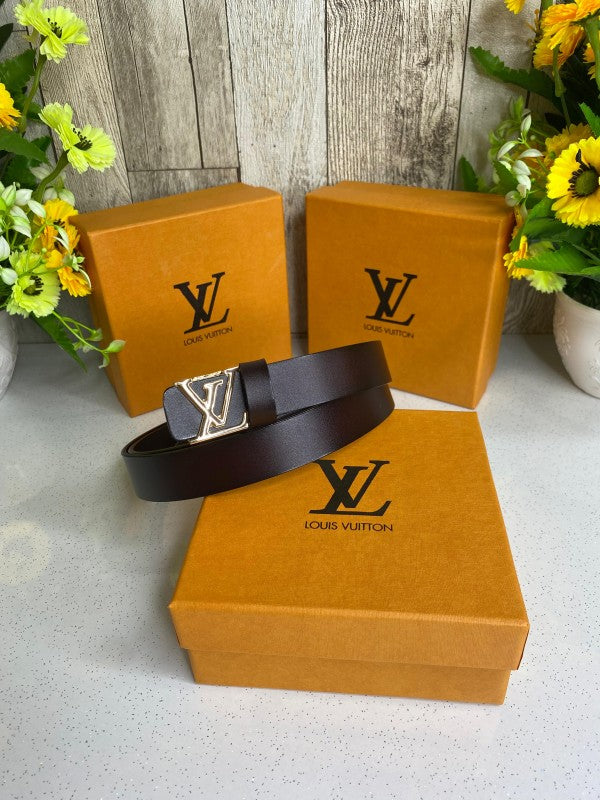 LOUIS VUITTON LADIES BELT WID OG BOX CARD