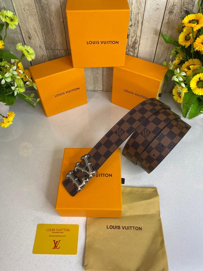 LOUIS VUITTON PREMIUM BELT WID OG BOX DUST BAG CARD ALL ACCESSORIES