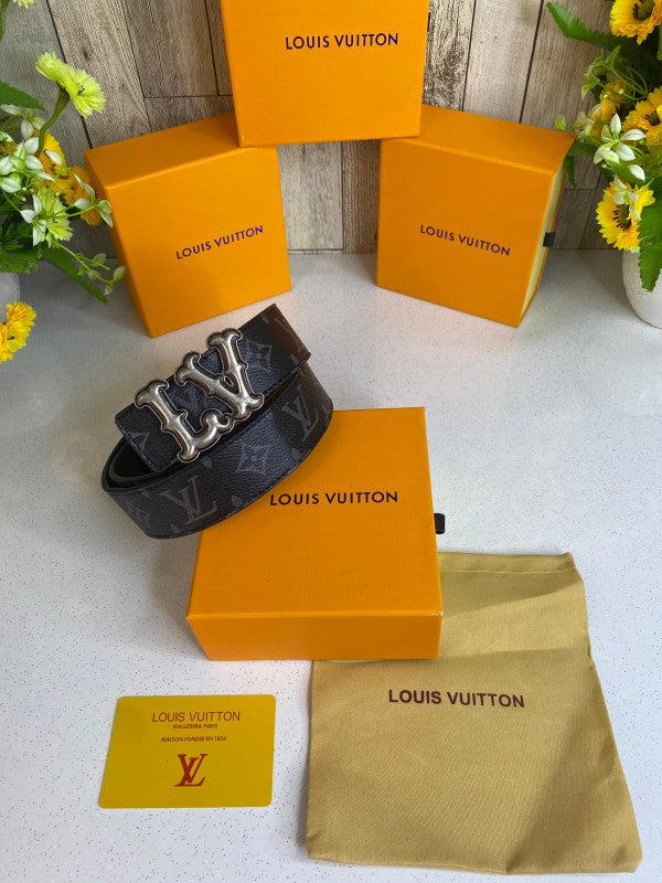 LOUIS VUITTON PREMIUM BELT WID OG BOX DUST BAG CARD ALL ACCESSORIES