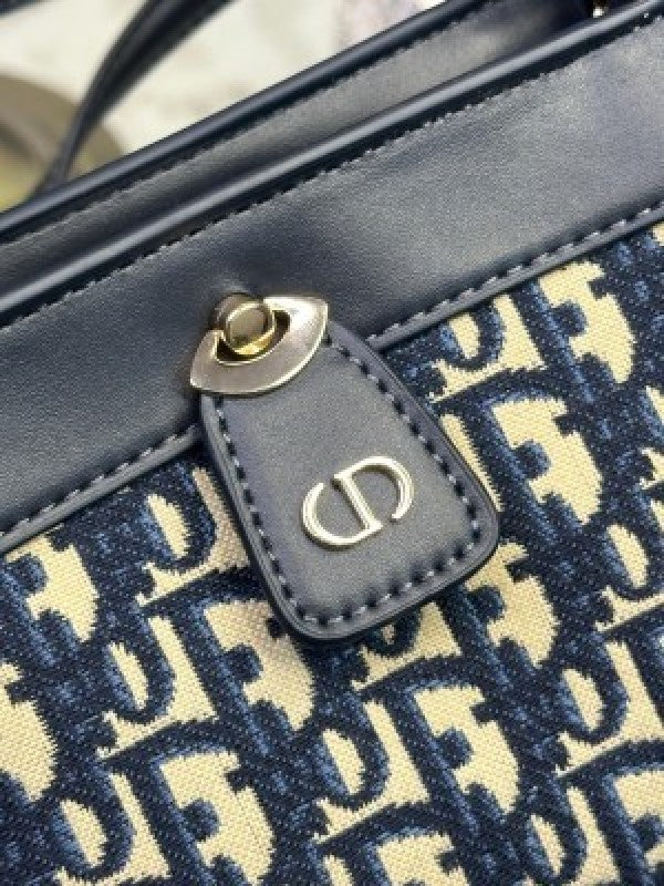 CHRISTIAN DIOR KEY OBLIQUE SMALL BAG WITH OGBOX