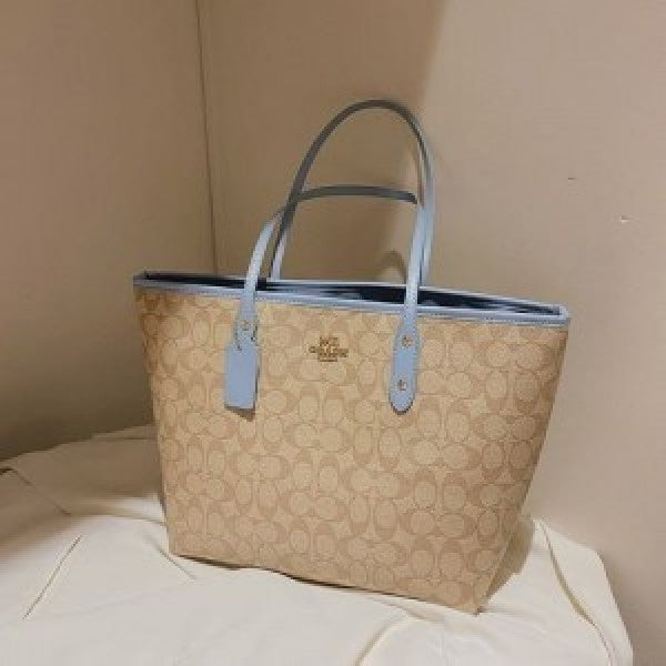 coach Hutton tote bag withbox