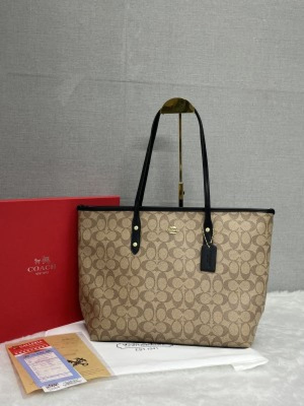 coach Hutton tote bag withbox