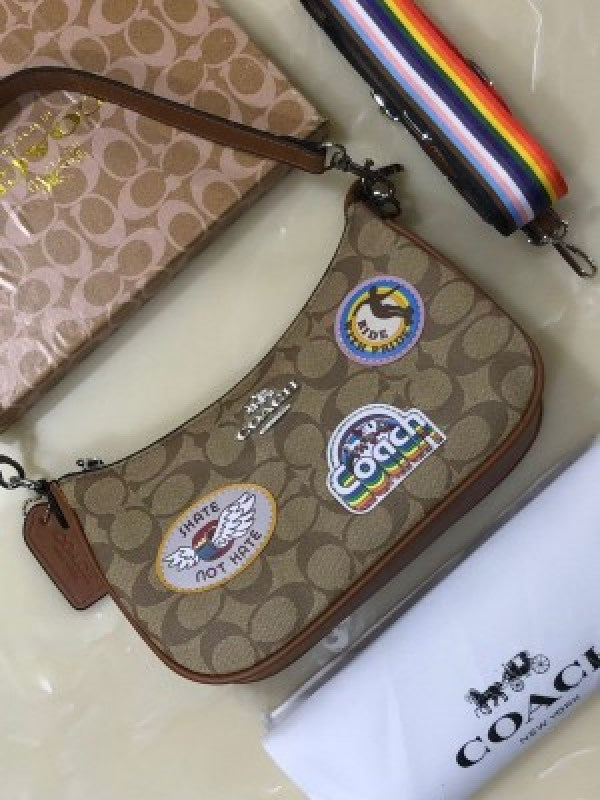 Coach Teri Shoulder Bag With Patches Orignal Box