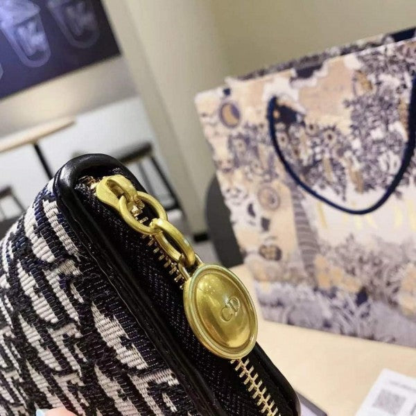 Diior long wallet colour premium quality with box