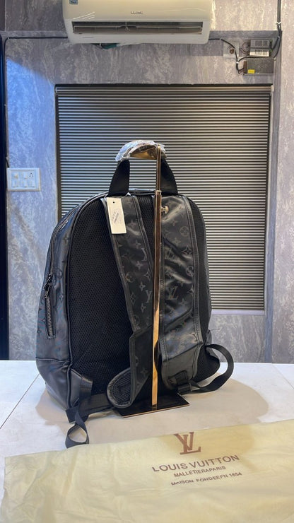 Louis vuitton Hudson Backpack In Blocked Signature Canvas