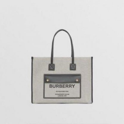 burberry canvas horseferry shoulder bag with dust bag without box