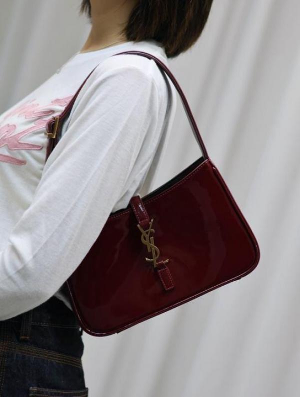 Saiint Laurent patent hobo bag glossy with og box