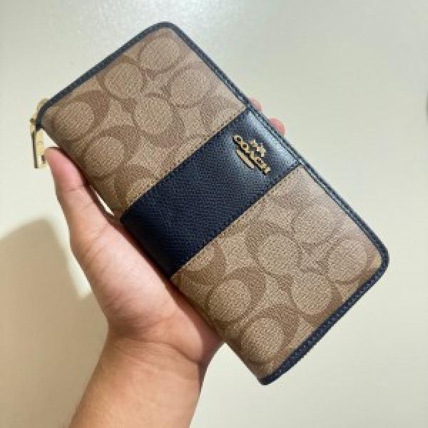 Coach 82 blk Wallet With Original Box