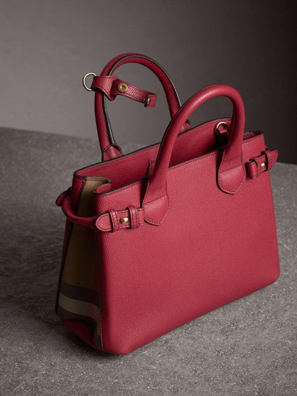 Burberry banner purse