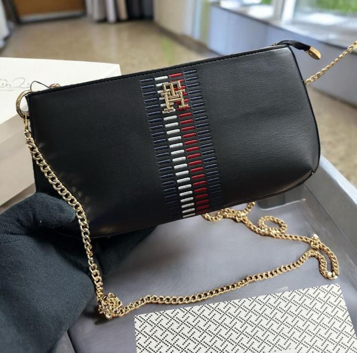 TOMMY HILFIGER STRUCTURED SLING BAG WITH BOX