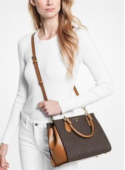 Miichael Kors Marilyn Stachel Bag With og box Sling belt