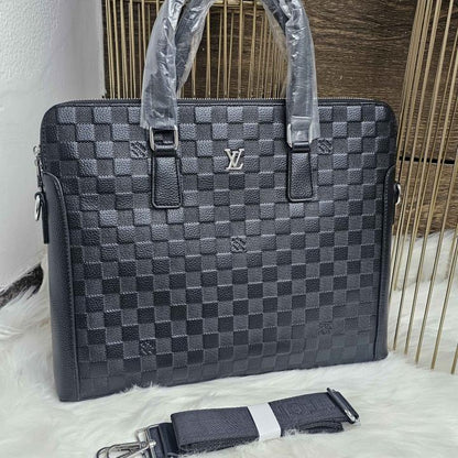 Louiis Vuiitton Laptop bag with dust cover