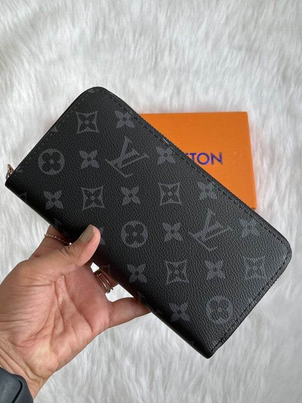 Louis Vuitton 32 Single Zippy Wallet With Original Box