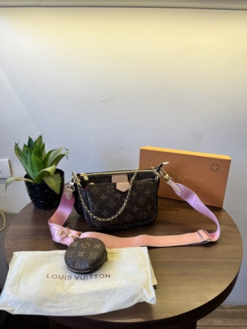 Louiis vuitton pochette belt with og box