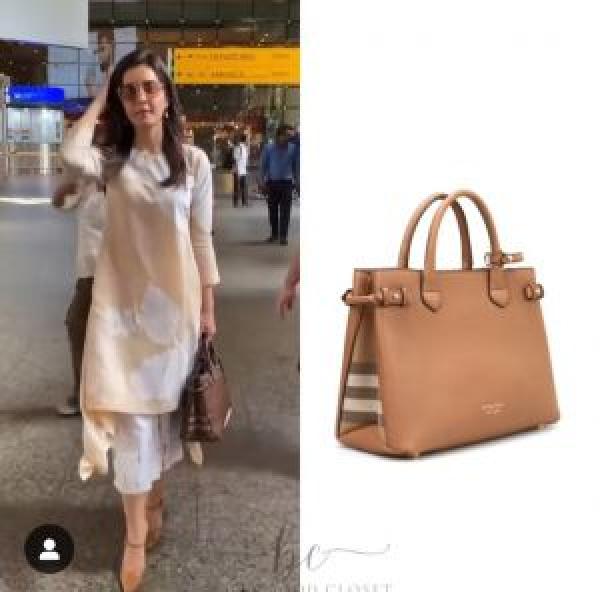 Burberry banner purse