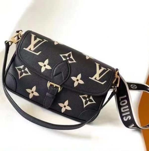 Louiis Vuitton Diane PM Sling Bag With Orignal Box