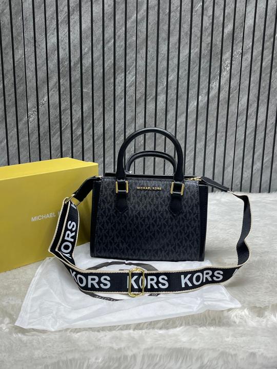 Michaell Kors Marilyn Stachel Bag With box Slingbelt