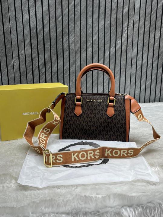 Michaell Kors hope Stachel Bag With box Slingbelt