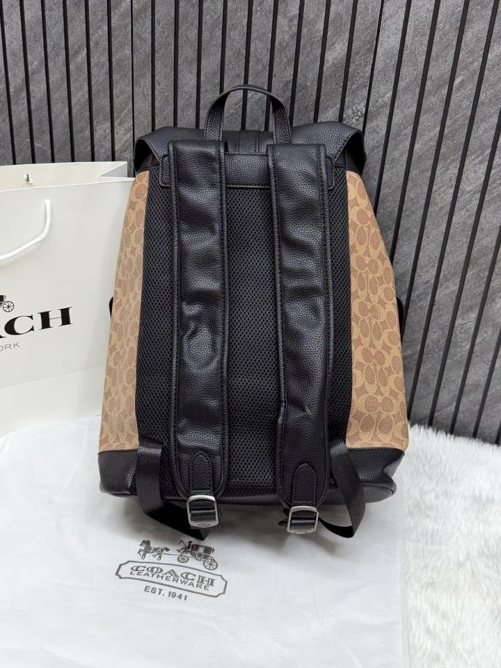 Coachh Warner Signature Large Backpack With DustCover CarryBag