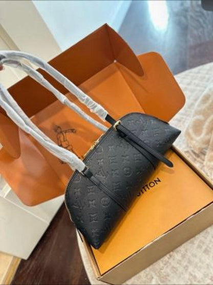 Louiis Vuitton shoulder bag with box