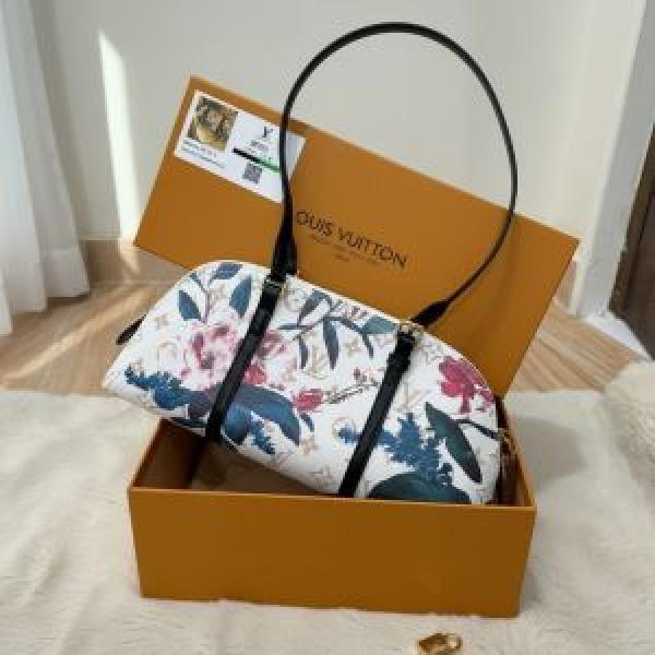 Louiis Vuitton shoulder bag with box