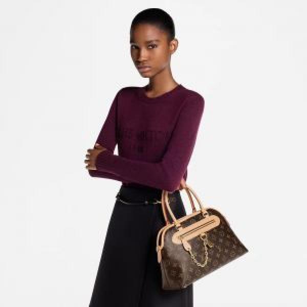 Louiss Vuitton Monogram Handbag with premium quality box